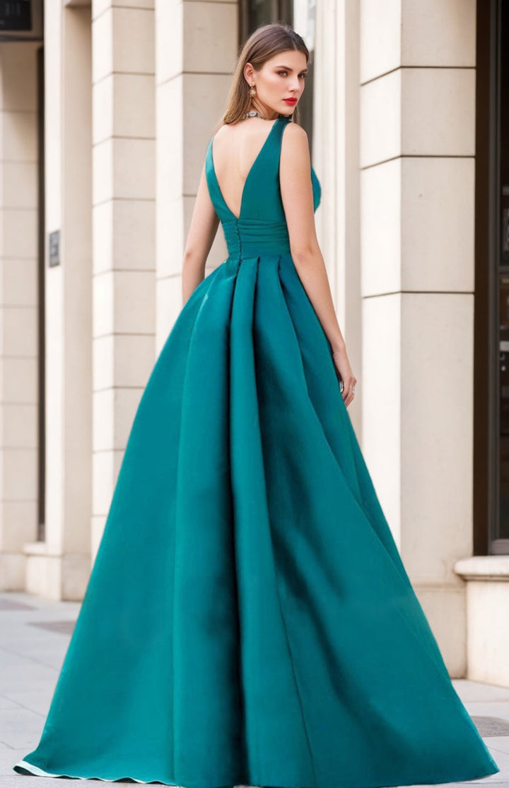 A-Line/Princess V-Neck Sleeveless Luxurious Mother Of The Bride Dresses