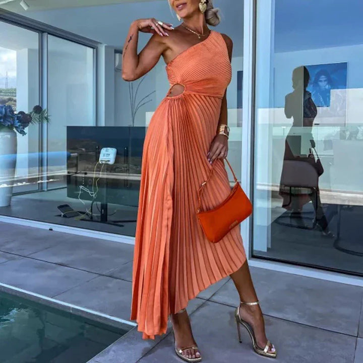 Quinn - Sculpted Pleats Maxi Dress