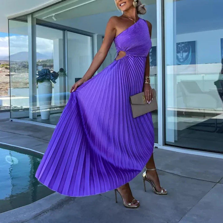 Quinn - Sculpted Pleats Maxi Dress