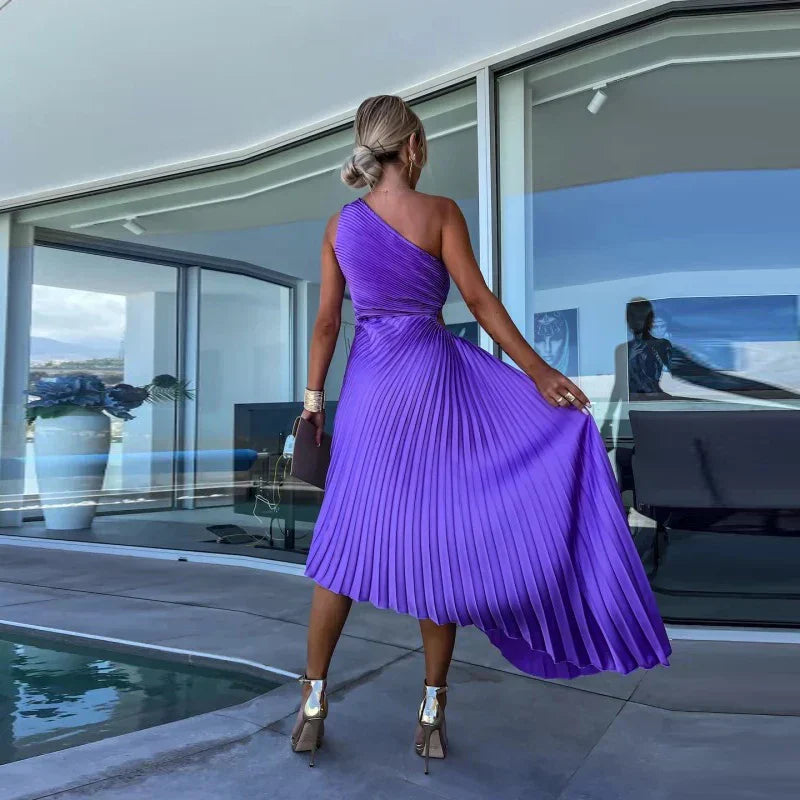 Quinn - Sculpted Pleats Maxi Dress